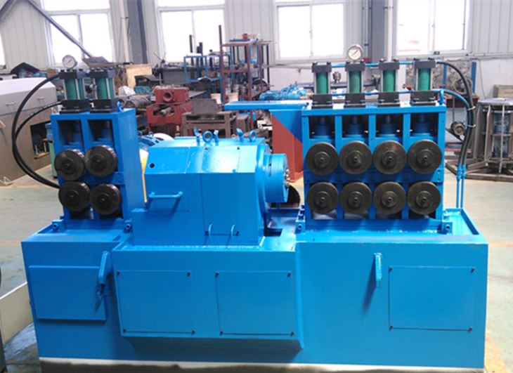 آلة تقشير الأسلاك السوداء CNC